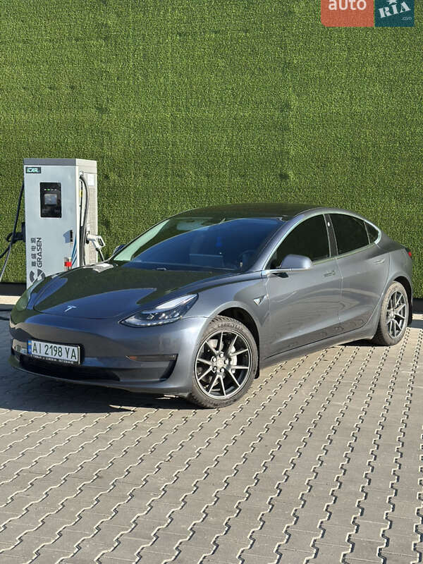 Седан Tesla Model 3 2018 в Святопетрівське