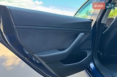 Седан Tesla Model 3 2020 в Киеве
