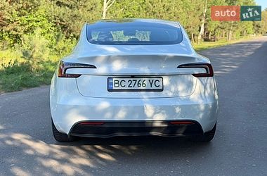 Седан Tesla Model 3 2024 в Львові