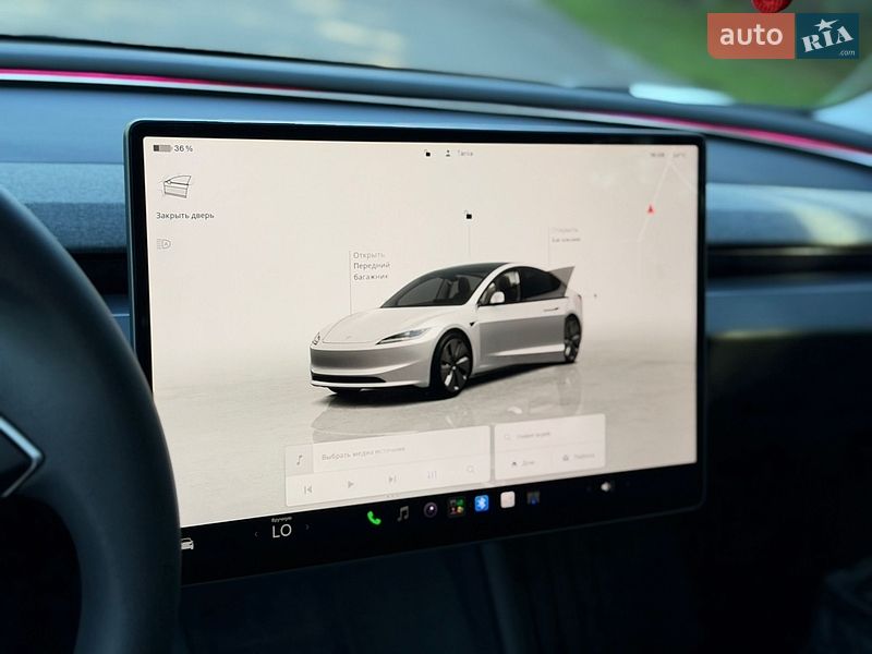 Седан Tesla Model 3 2024 в Львові