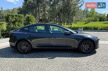 Седан Tesla Model 3 2025 в Днепре