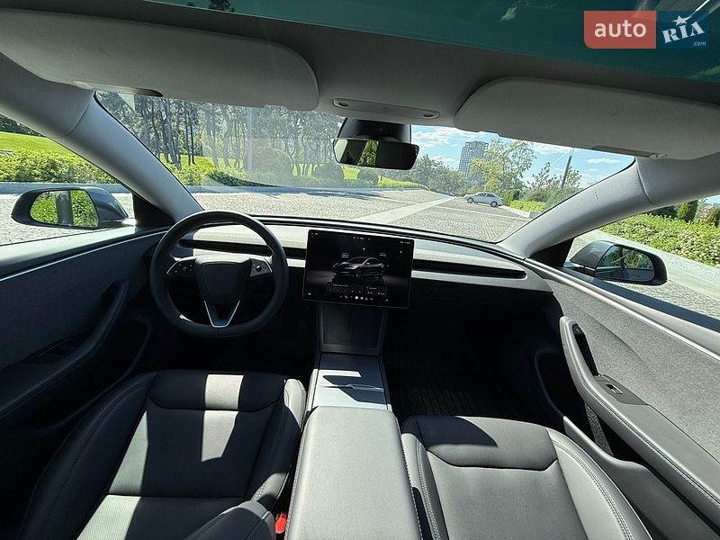 Седан Tesla Model 3 2025 в Днепре