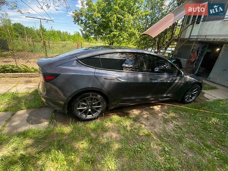 Седан Tesla Model 3 2022 в Львові