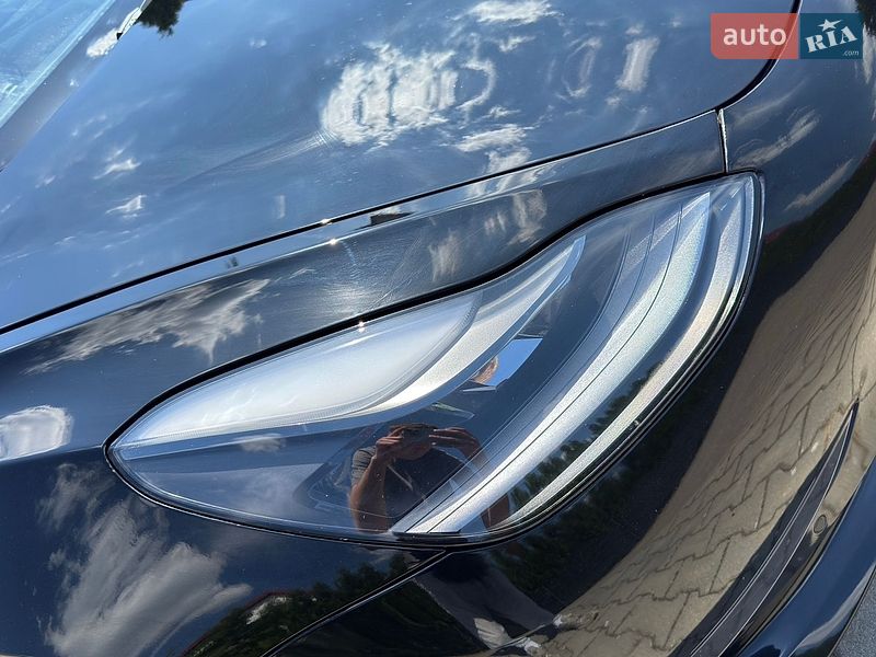 Седан Tesla Model 3 2022 в Стрые