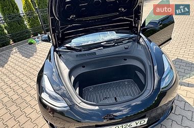 Седан Tesla Model 3 2022 в Стрые