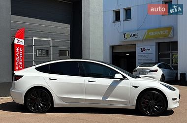 Седан Tesla Model 3 2023 в Киеве
