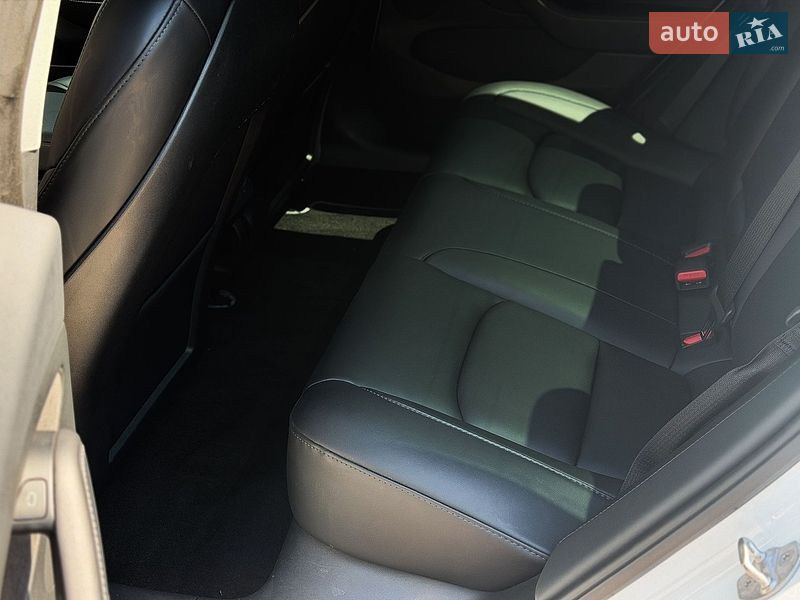 Седан Tesla Model 3 2023 в Киеве
