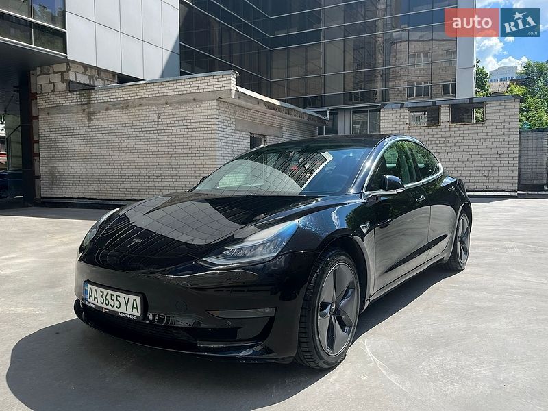 Седан Tesla Model 3 2018 в Киеве