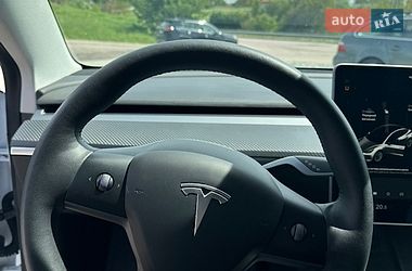 Седан Tesla Model 3 2021 в Ровно