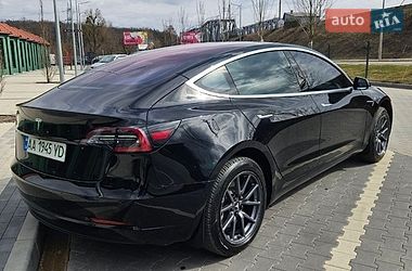 Седан Tesla Model 3 2018 в Ирпене