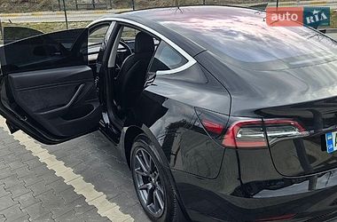 Седан Tesla Model 3 2018 в Ирпене