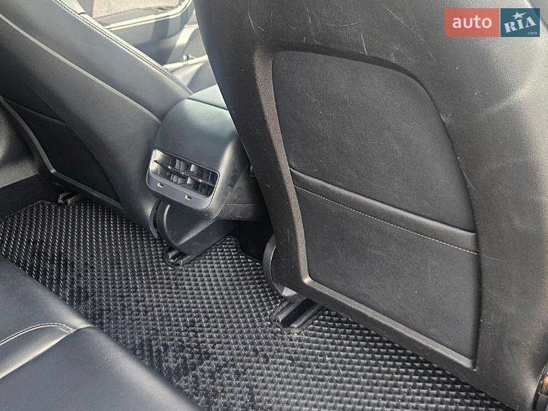 Седан Tesla Model 3 2018 в Ирпене