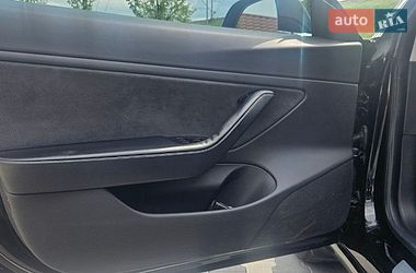 Седан Tesla Model 3 2018 в Ирпене