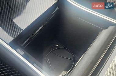 Седан Tesla Model 3 2018 в Ирпене