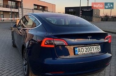 Седан Tesla Model 3 2018 в Ужгороде