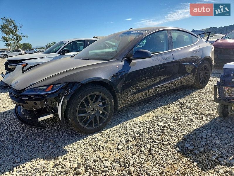 Tesla Model 3 2024
