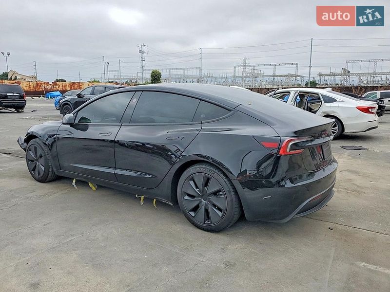 Седан Tesla Model 3 2024 в Львові
