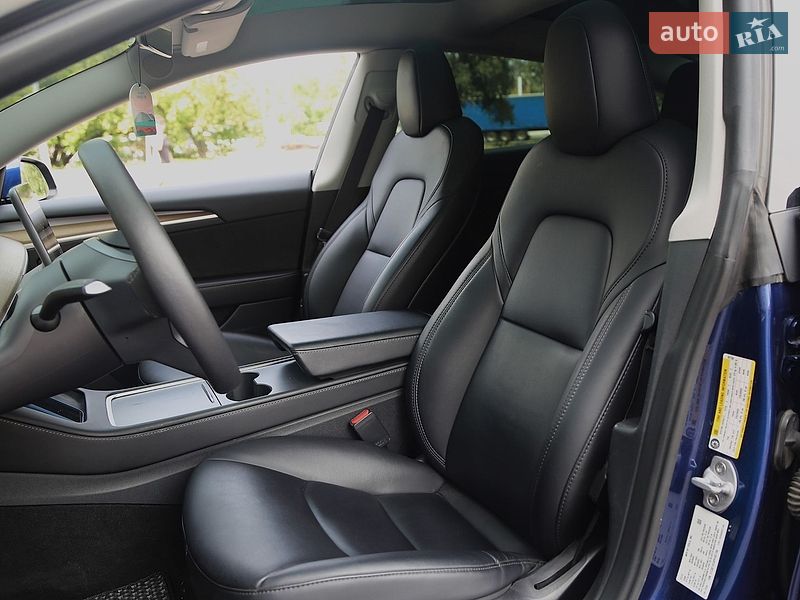 Седан Tesla Model 3 2023 в Києві