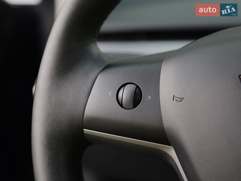 Седан Tesla Model 3 2023 в Києві