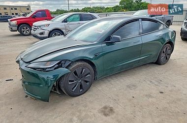 Седан Tesla Model 3 2024 в Львове