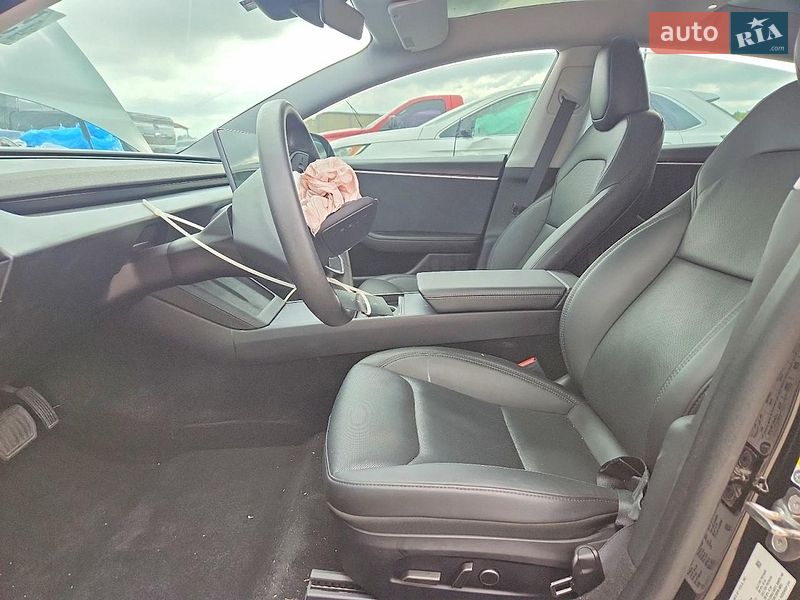 Седан Tesla Model 3 2024 в Львове