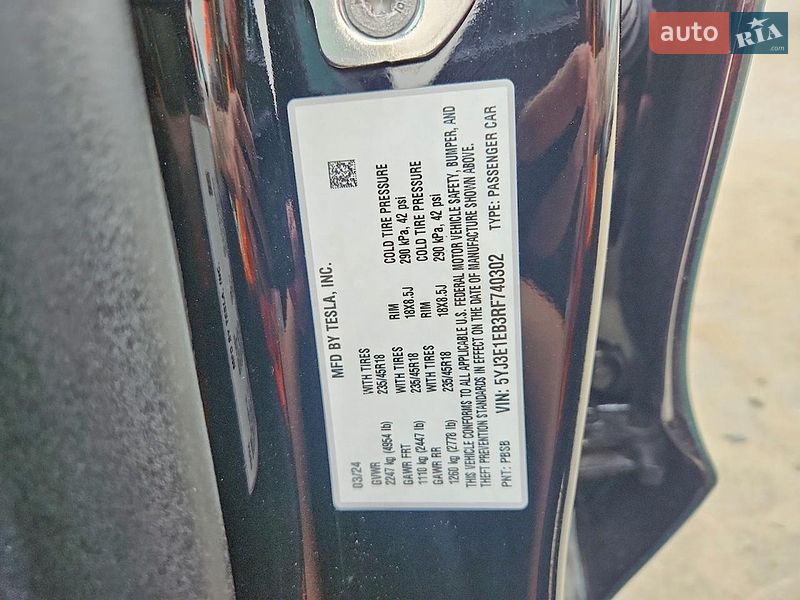 Седан Tesla Model 3 2024 в Львове