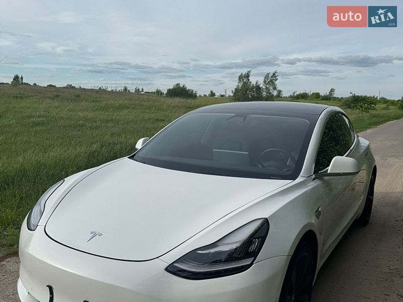 Tesla Model 3 2019