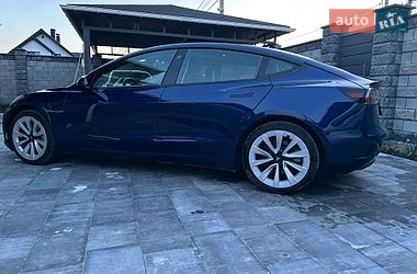 Седан Tesla Model 3 2022 в Киеве
