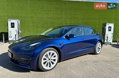 Седан Tesla Model 3 2022 в Киеве