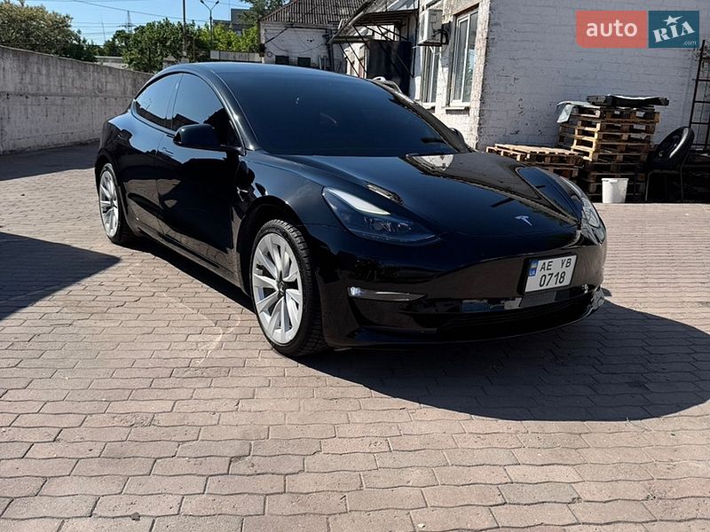 Седан Tesla Model 3 2022 в Дніпрі