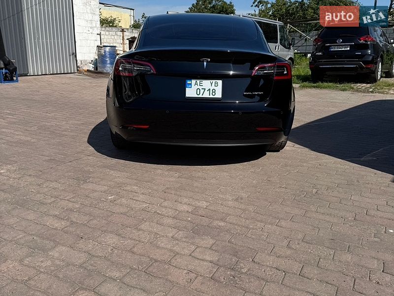 Седан Tesla Model 3 2022 в Дніпрі
