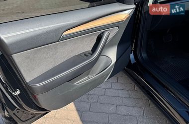 Седан Tesla Model 3 2022 в Дніпрі