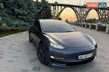 Седан Tesla Model 3 2023 в Днепре
