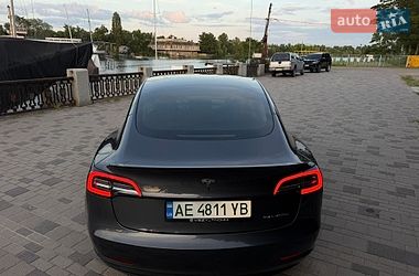 Седан Tesla Model 3 2023 в Дніпрі