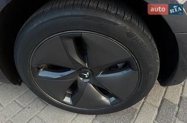 Седан Tesla Model 3 2023 в Дніпрі