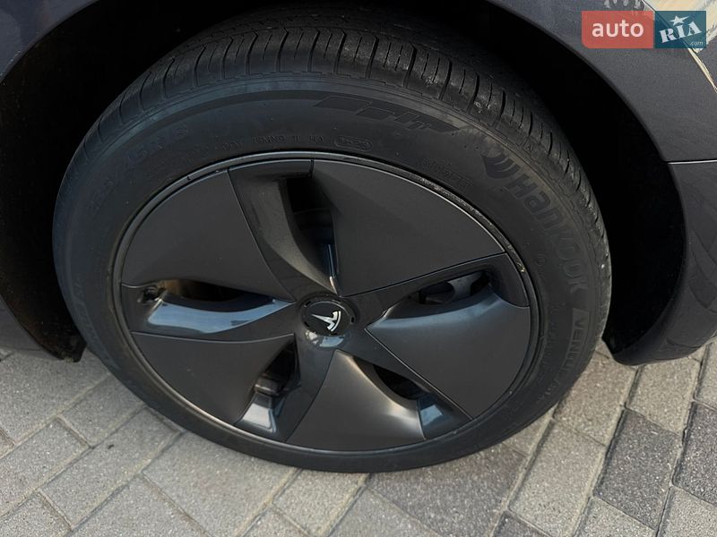 Седан Tesla Model 3 2023 в Дніпрі