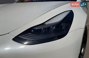 Седан Tesla Model 3 2020 в Харкові
