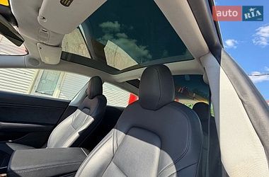 Седан Tesla Model 3 2020 в Харкові