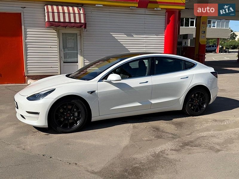 Седан Tesla Model 3 2020 в Харькове