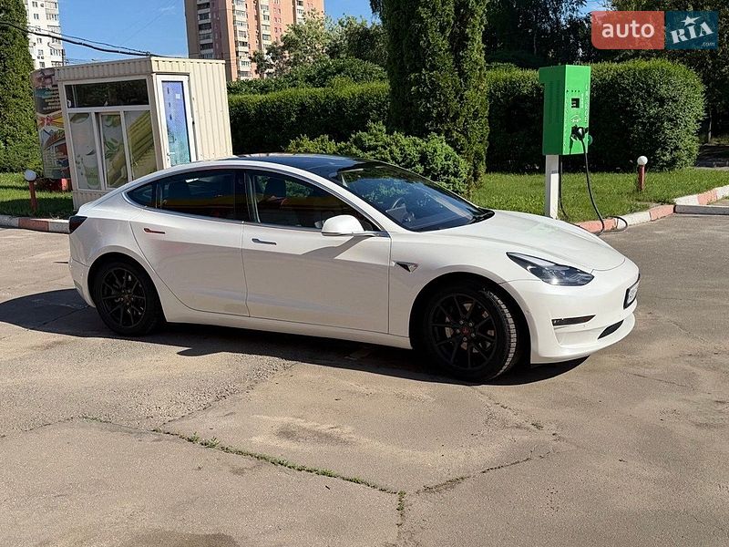 Седан Tesla Model 3 2020 в Харькове
