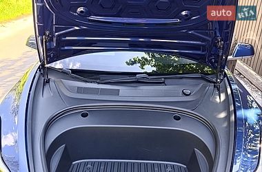 Седан Tesla Model 3 2020 в Киеве