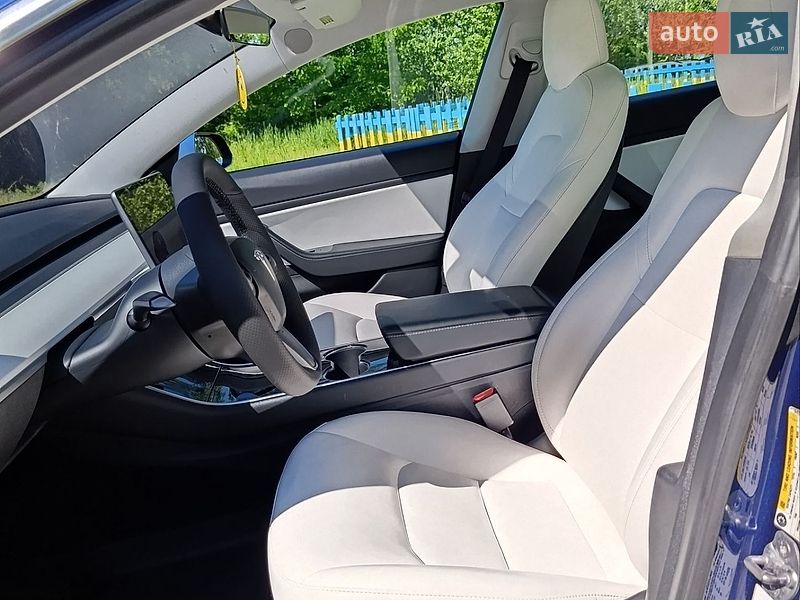 Седан Tesla Model 3 2020 в Киеве