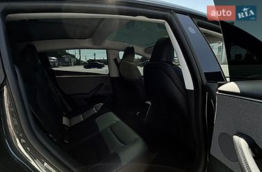 Седан Tesla Model 3 2024 в Вінниці