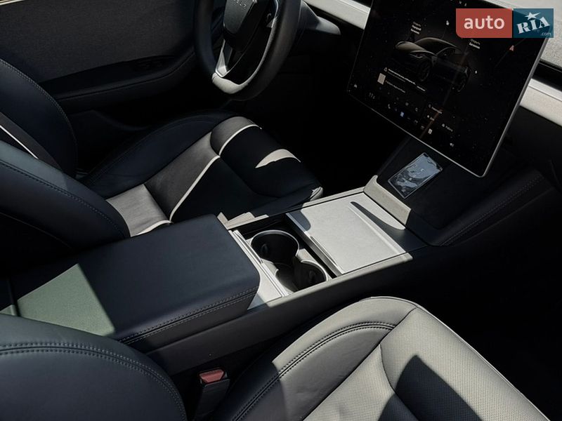 Седан Tesla Model 3 2024 в Вінниці
