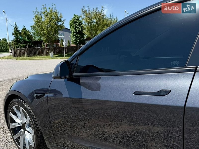 Седан Tesla Model 3 2024 в Вінниці