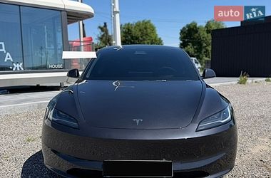 Седан Tesla Model 3 2024 в Вінниці