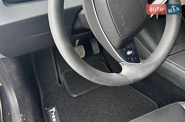 Седан Tesla Model 3 2025 в Києві