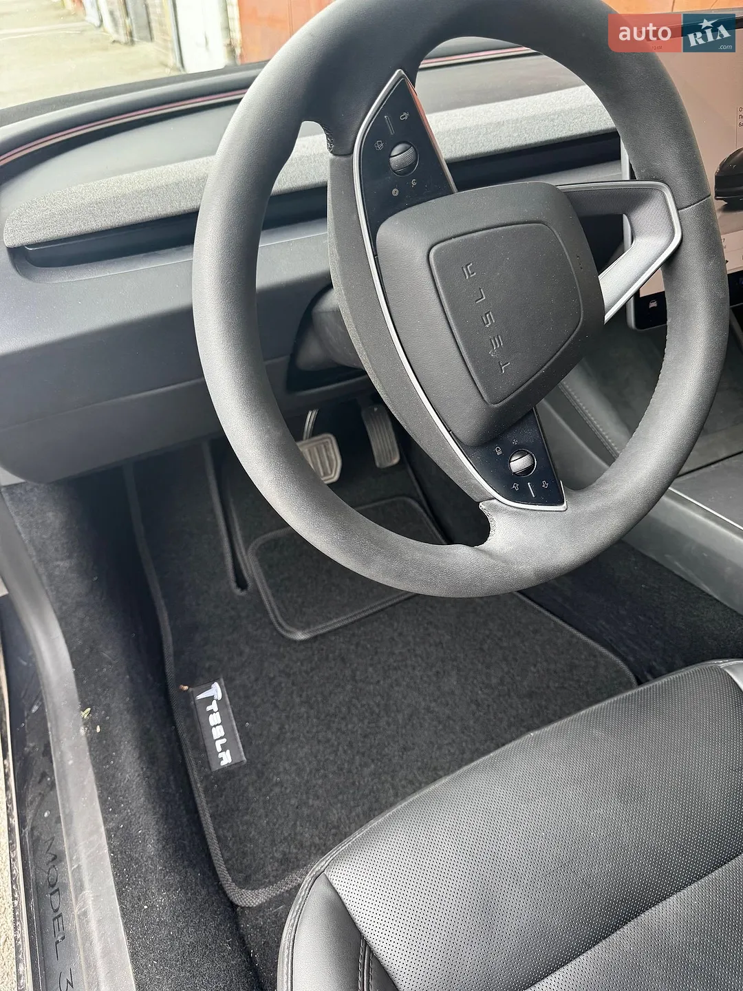 2025 Tesla Model 3 - мініатюра 6