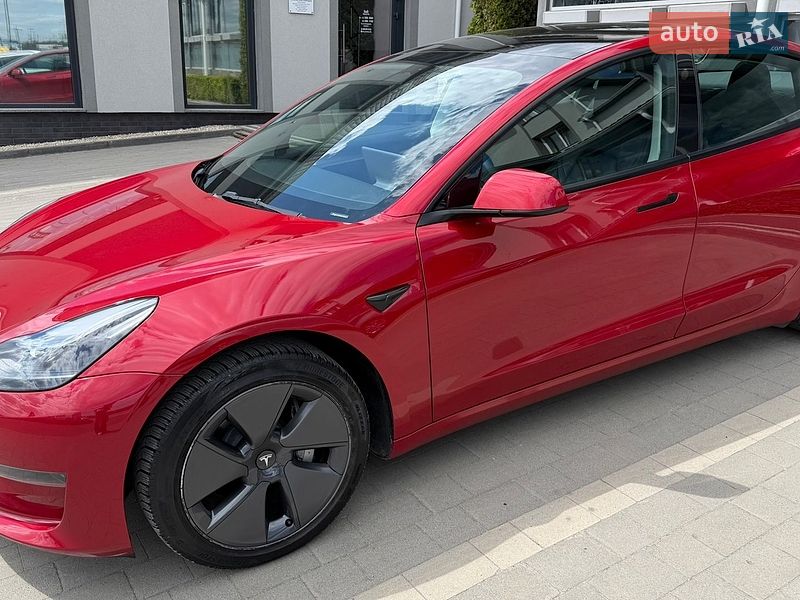 Седан Tesla Model 3 2022 в Львові