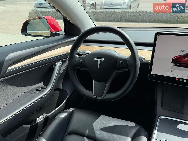 Седан Tesla Model 3 2022 в Львові